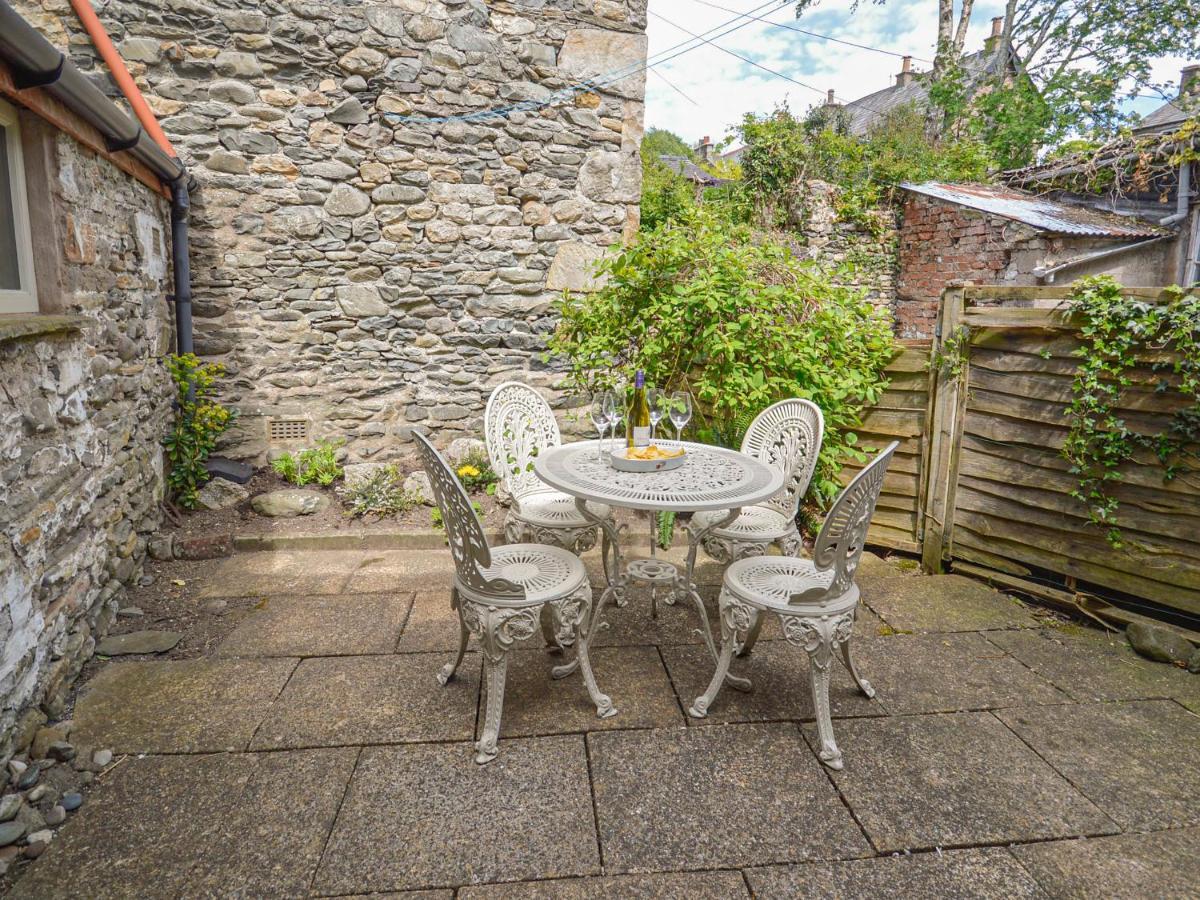 Mini Milestone Villa Sedbergh Bagian luar foto